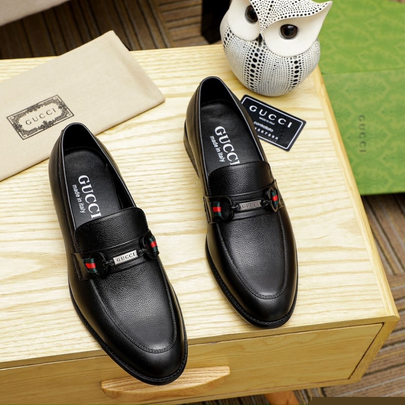 G*u*i leather shoes